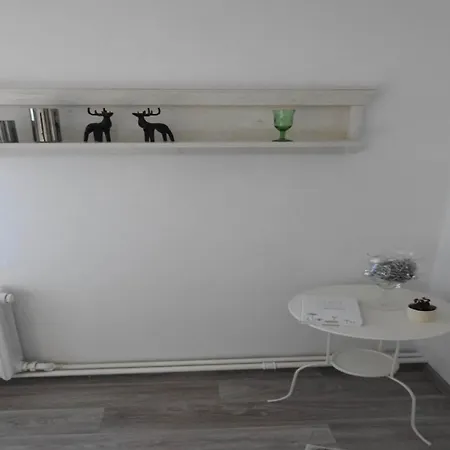 Family-friendly Escape, Cleaning Included Semesterbostad